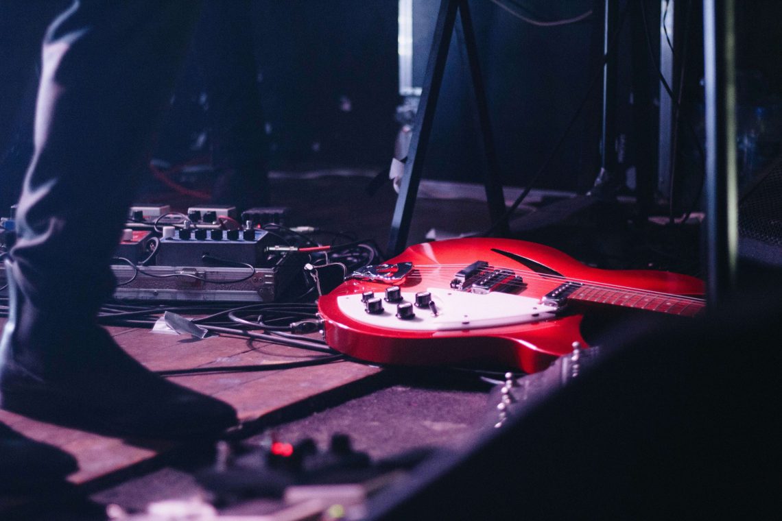 Rickenbacker and Pedals - Guitar Tone and Roots