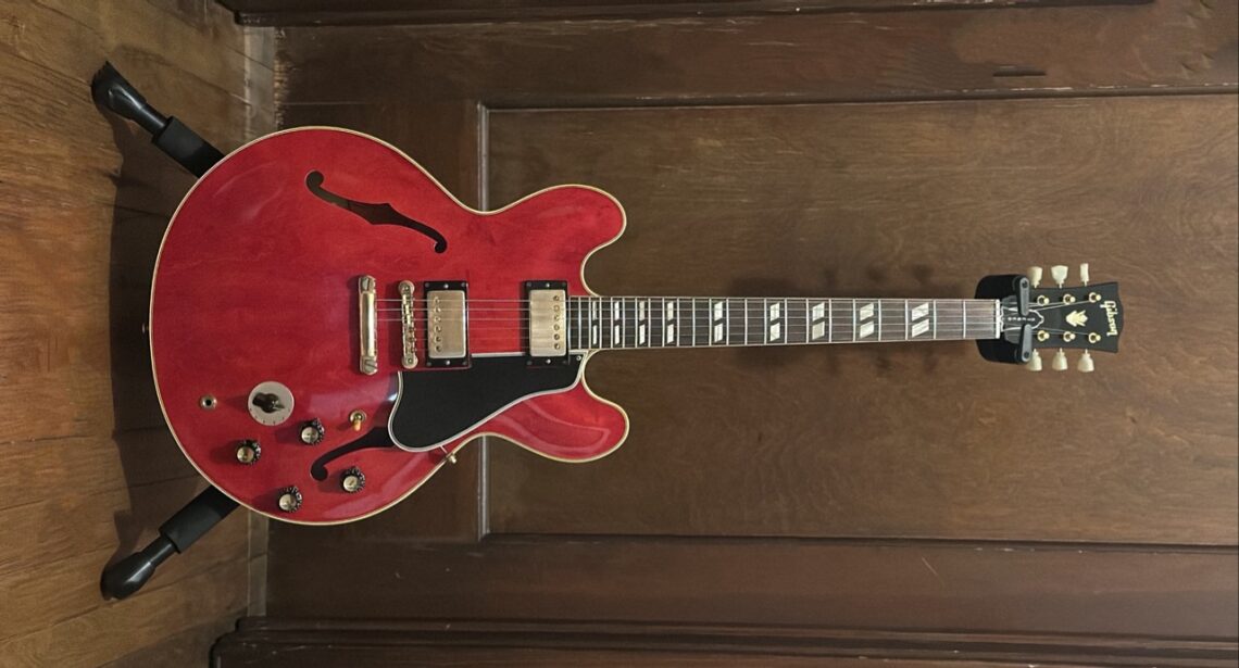 Back to the Future guitar Marty McFly Gibson ES-345 cherry red 1955 Enchantment Under the Sea